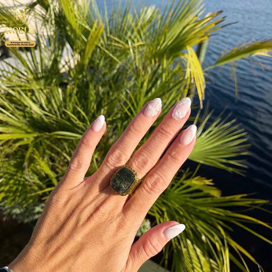 Trending Nail Looks